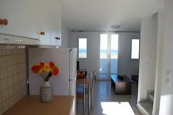 Sunny 3* Karterados (Santorini)